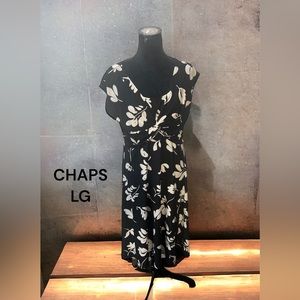 CHAPS, LARGE, BLACK/WHITE FLORAL/ 1/4 SLEEVE DRESS.